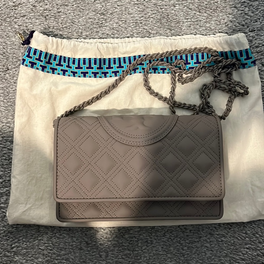 Tory Burch Fleming Chain Wallet